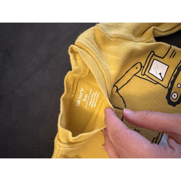 5/$10 Carters yellow long sleeve onesie/bodysuit 3 months - Picture 2 of 3